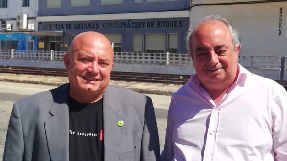 Joan Francesc Peris es reuneix amb Artemio Navarro Boronad, consignatari i estibador del Port de Gandia per a tractar de la situació del comerç marítim i l'impuls de les infraestructures portuàries del Grau de Gandia